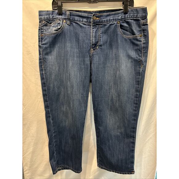 Old Navy The Flirt Capri Jeans Womens 16 Mid Rise Beach Summer - Picture 1 of 10